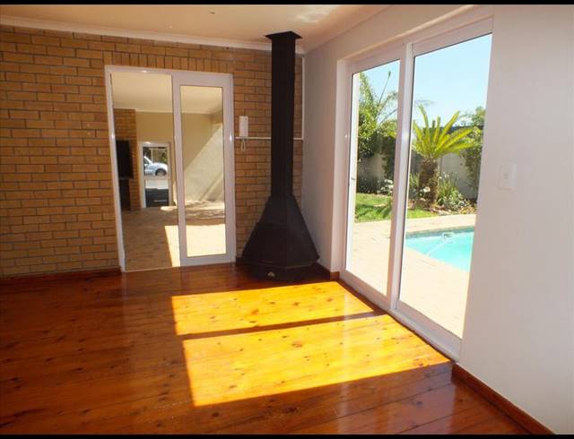 3 BEDROOM HOUSE FOR SALE IN WELWAY PARK EAST